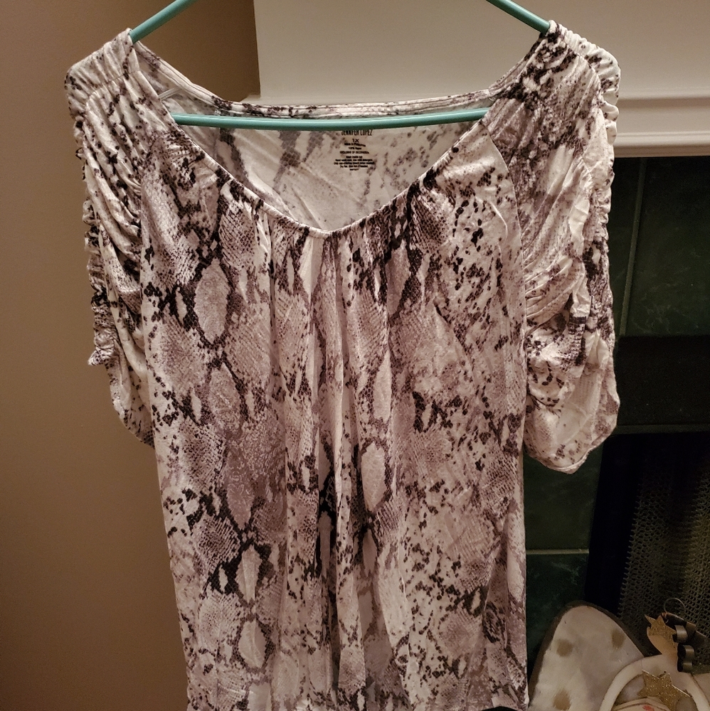 Jennifer Lopez snakeskin look print top - Picture 1 of 3